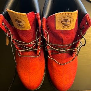 There is no original box.